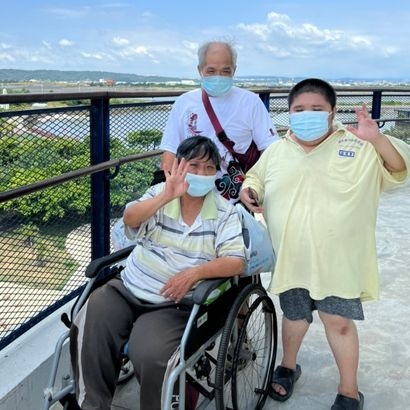 跟著小賢爸爸去旅行.jpg 跟著小賢爸爸去旅行.jpg